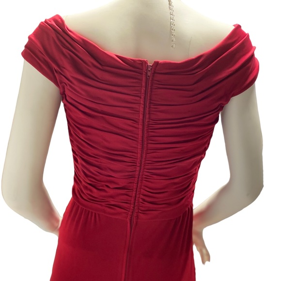 Gorgeous designer dress with so many options! - Picture 5 of 9